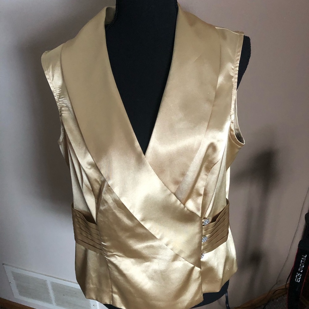 NWT Another Thyme sleeveless blouse.